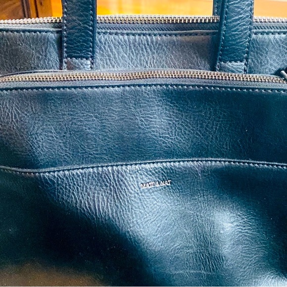 Mat & Nat bag with shoulder strap. In like new condition. Unused. - Picture 5 of 7
